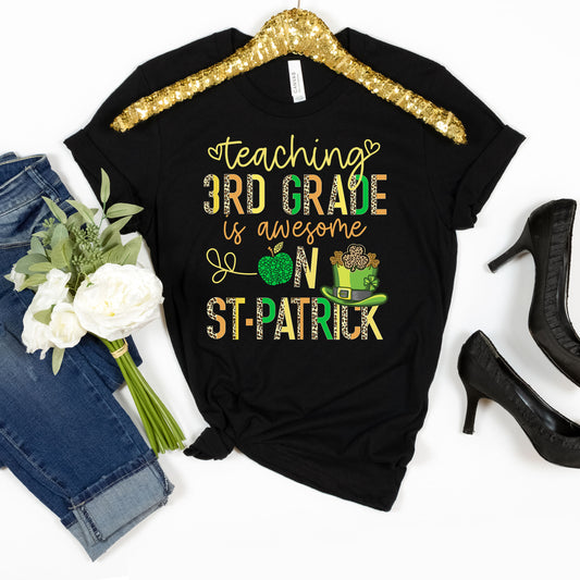 Teaching 3RD Grade Teacher St Patrick's Day T-Shirt - Lucky To Be A Third Grade School Teacher Team