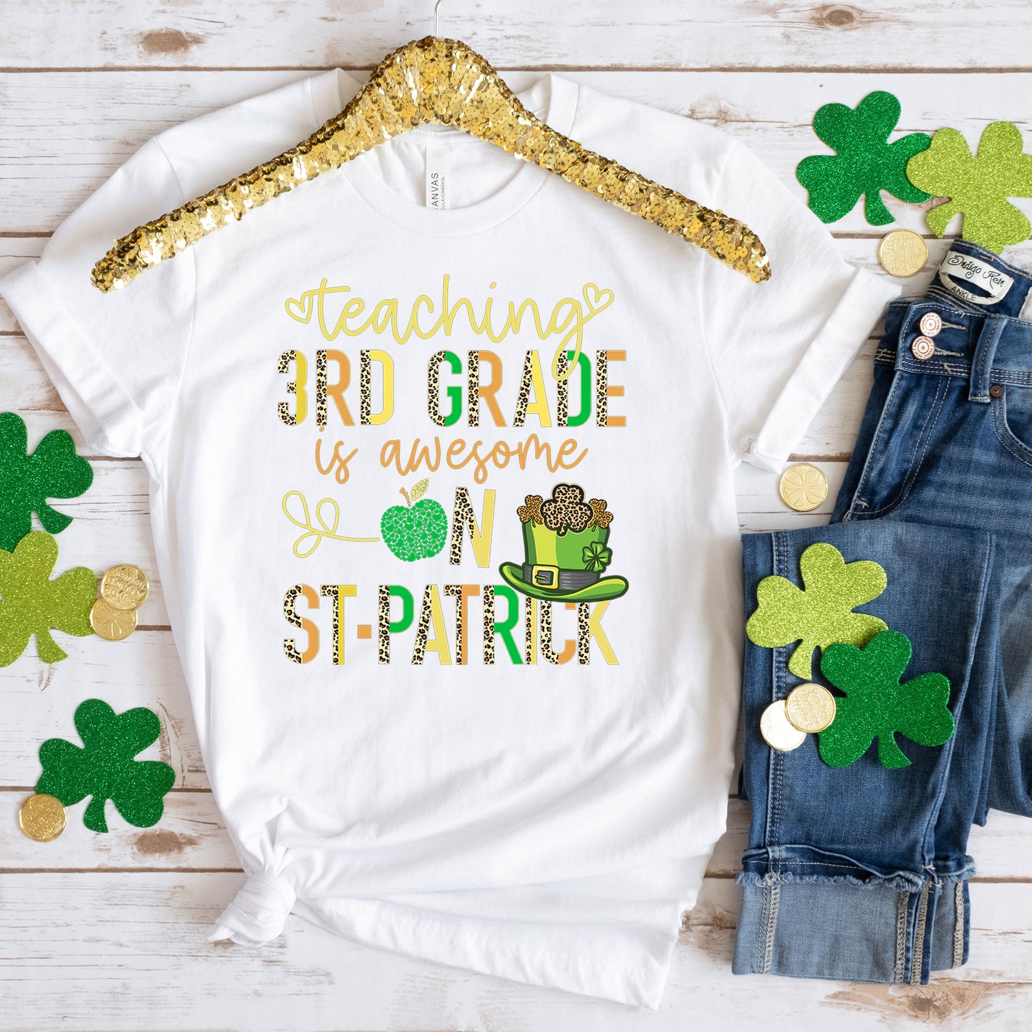 Teaching 3RD Grade Teacher St Patrick's Day T-Shirt - Lucky To Be A Third Grade School Teacher Team